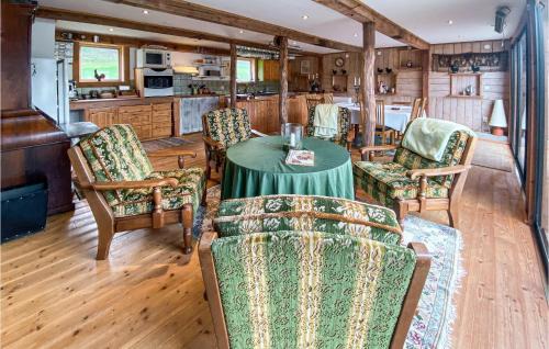 Veddige Casa | Nice Home In Grimmared With Wifi