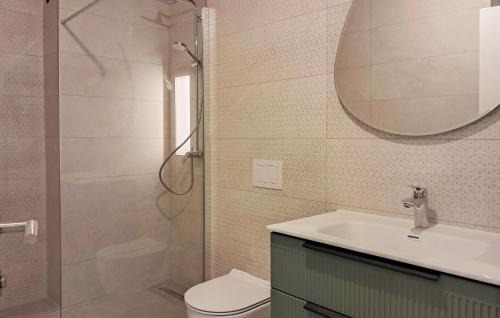 Smrika Casa | Nice Home In Grmani With Kitchen