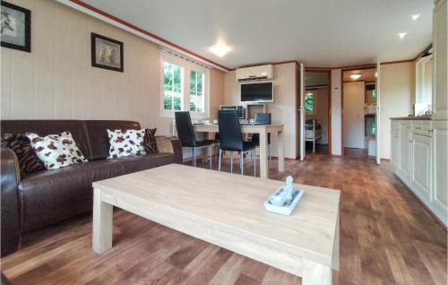 Heinkenszand Casa | Nice Home In Heinkenszand With Wifi
