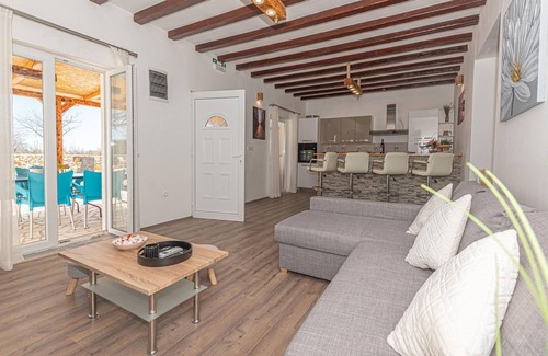 Drnis Casa | Bonita casa en Kaocine - Miljevci