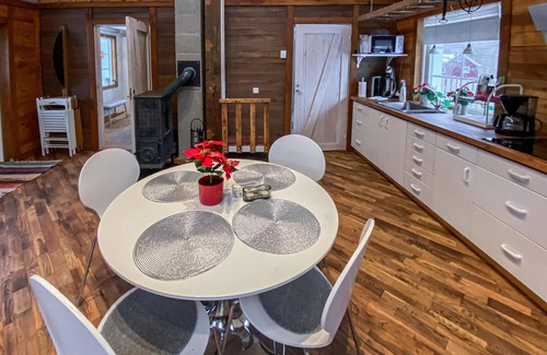 Knared Casa | Bonita casa en Kåphult con cocina