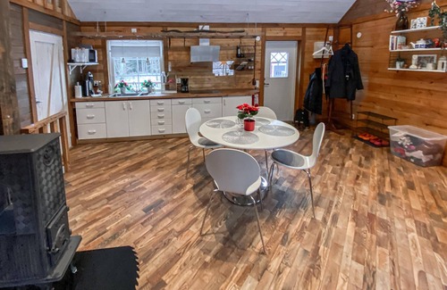 Knared Casa | Bonita casa en Kåphult con cocina