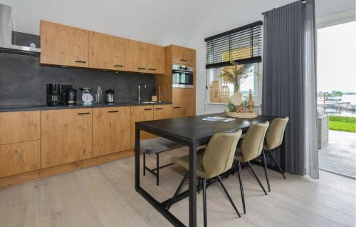 Kerkdriel Casa | Nice Home In Kerkdriel With Wi-Fi