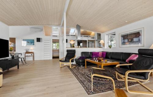 Fejrup Casa | Nice Home In Knebel With House Sea View