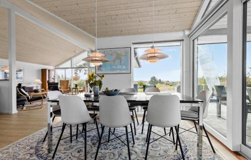Fejrup Casa | Nice Home In Knebel With House Sea View