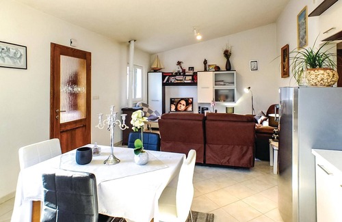 Central Dalmatia Casa | Bonita casa en Kresevo Brdo con piscina