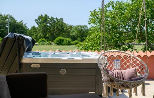 Pinezici Casa | Nice Home In Krvavici