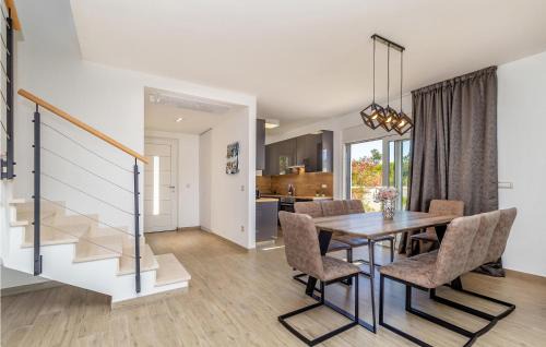 Linardici Casa | Nice Home In Linardici With Wifi