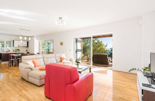 Opric Casa | Bonita casa en Lovran con sauna