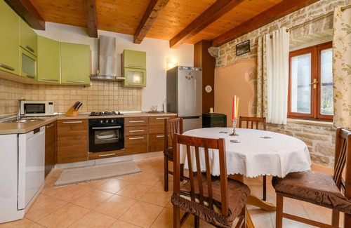 Gracisce Casa | Hermosa casa en Mandalencici con cocina