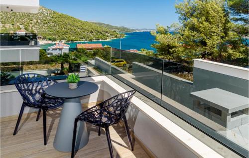Marina Casa | Nice Home In Marina With Kitchen