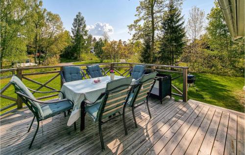 Lidkoping Municipality Casa | Nice Home In Norra Kedum With Wifi