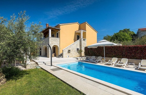 Marasi Casa | Bonita casa en Porec con sauna