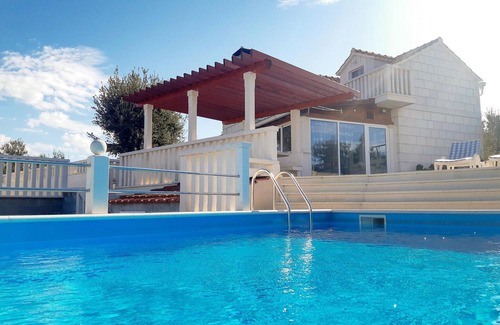 Praznica Casa | Bonita casa en Praznica