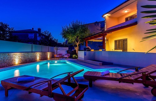 Valdebek Casa | Bonita casa en Pula con WiFi