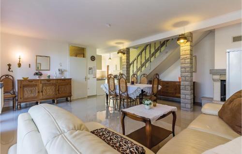Stinjan Casa | Nice Home In Pula With Wifi