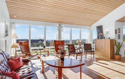 Ronde Casa | Nice Home In Rønde With House Sea View