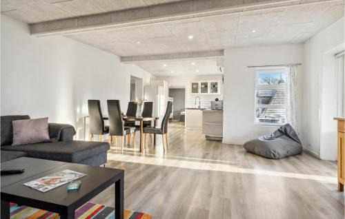 Ronbjerg Casa | Nice Home In Roslev With Wifi