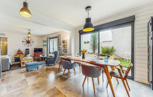 Royan Casa | Nice Home In Royan With Wifi