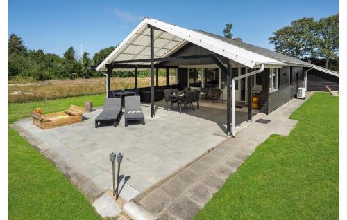 Skaven Strand Casa | Nice Home In Tarm With Kitchen
