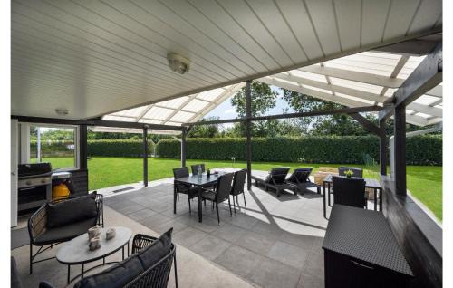 Skaven Strand Casa | Nice Home In Tarm With Kitchen