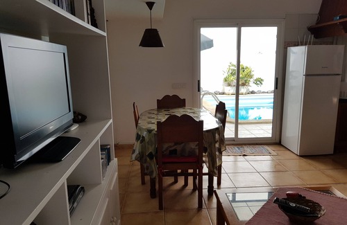 Caleta de Famara Casa | Casa en Famara, piscina, wifi, cerca de la playa.