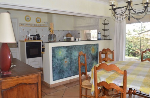 Bagnols-sur-Ceze Casa | Bonita casa con piscina y jardín