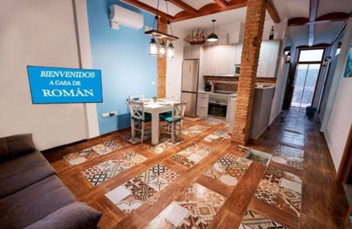 El Cabanyal Casa | CASA PARA FAMILIAS CERCA DEL MAR CON 3 BAÑOS , HABITACIÓN INFANTIL Y PATIO