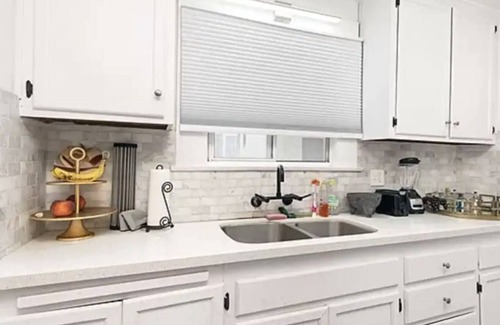 Riverview Casa | NICE HOUSE WITH BACKYARD, FRUIT TREES + LOCATION
