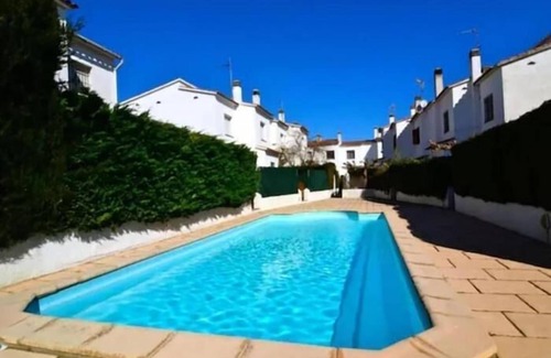 L'Escala Cabaña | Bonita casa con barbacoa y piscina comunitária