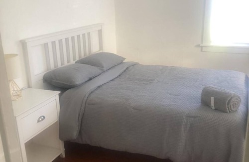 Redwood Heights Casa | Nice house with WiFi in charming Oakland