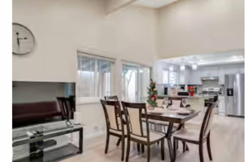 East San Jose Casa | Nice House3/2 full baths/Convenient Location/Free wifi/laundry/parking/AC/Heat