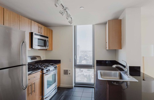 Hunters Point Apartamento | Nice Long Island City 1BR w/ A/C, Elev & Laundry, by Blueground