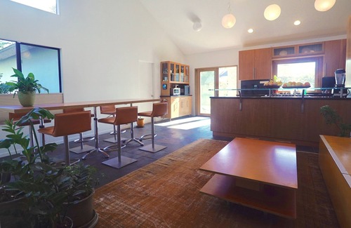 Meiners Oaks Casa | ¡BONITO! Ojai Architectural, lleno de luz, bañera de hidromasaje, robles, vecindario tranquilo