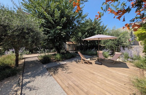 Nyons Casa | Bonita casa antigua con jardín en el centro de Nyons