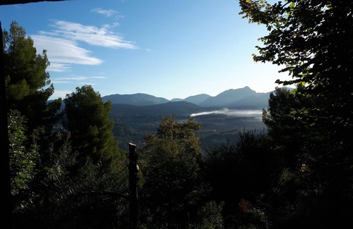 Contes Casa | Bella y tranquila casa con piscina en las montañas cerca del mar
