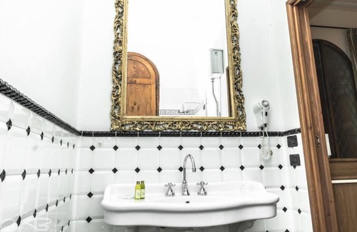 Isolotto Apartamento | Nice portion of property By Villa Il Mosaico