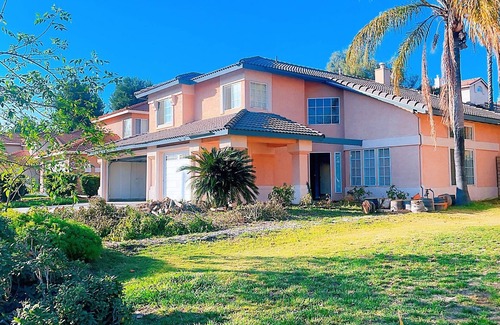 Estates at Canyon Crest Casa | Nice Private Room1 Riverside