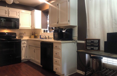 Overland Park Casa | Nice, quiet 3 bedroom oasis
