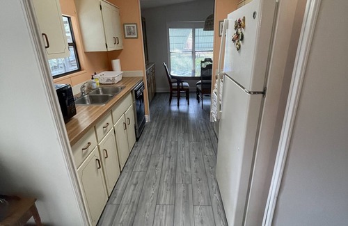 Lake George Casa | Nice quiet home just minutes by boat to Silver Glen, Salt Springs
