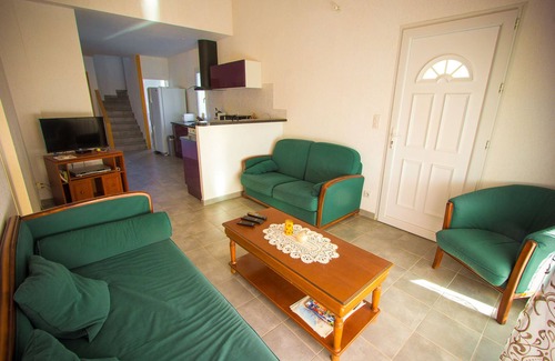 Les Amarats Casa | Nice quiet house classified 3* in Narbonne with private overflowing pool