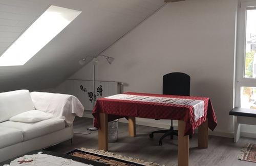 Bamberg Casa | Bonito apartamento en la azotea con balcón u. estacionamiento