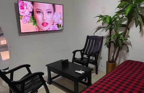 Managua Cama Y Desayuno | Nice room overlooking the lake, in the heart of Managua.