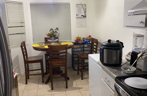 Richmond Casa | Commute friendly, nice room at Richmond, CA