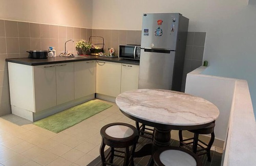Baru Sikamat Casa | Nice Seremban 2 1/2 storey house with 4 rooms