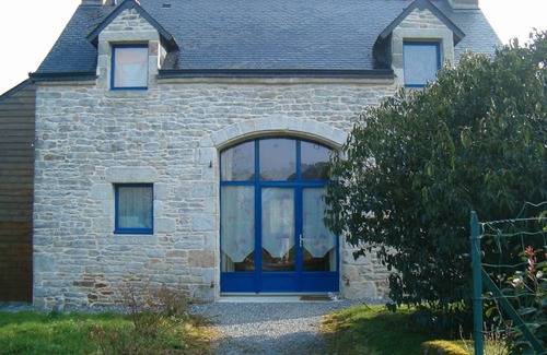 Limerzel Casa | bonita renovación de piedra en una zona tranquila