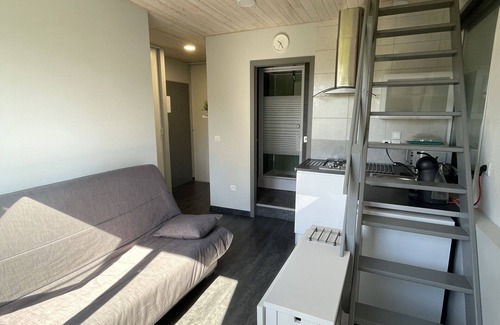 Die Apartamento | Bergu-Apartamento-Apartamento-Baño privado con ducha-Vista al Jardín