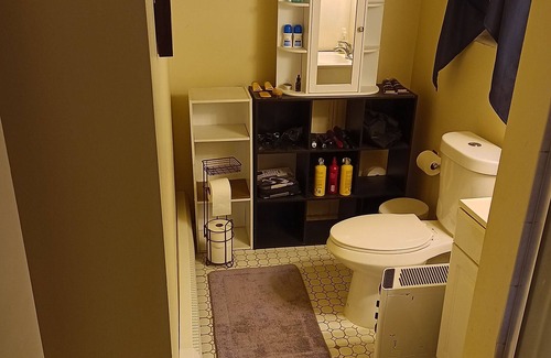 Fair Lawn Apartamento | Nice Studio Basement apartment. . FREE PARKING!