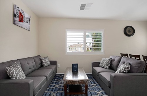 Mid-Wilshire Casa | Nice Trendy Apartment in proximity to hotspots