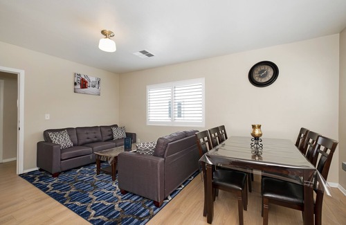 Mid-Wilshire Casa | Nice Trendy Apartment in proximity to hotspots